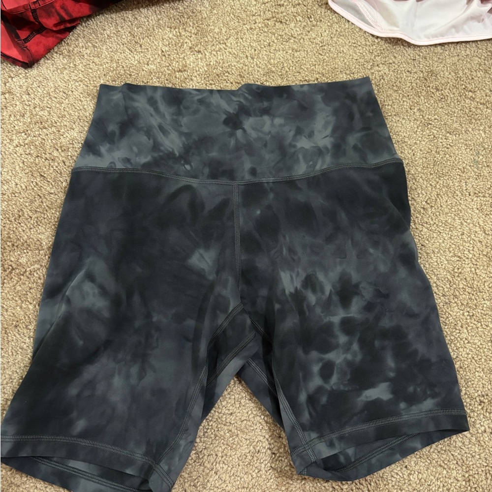 Lululemon graphite dye 8 inch align shorts